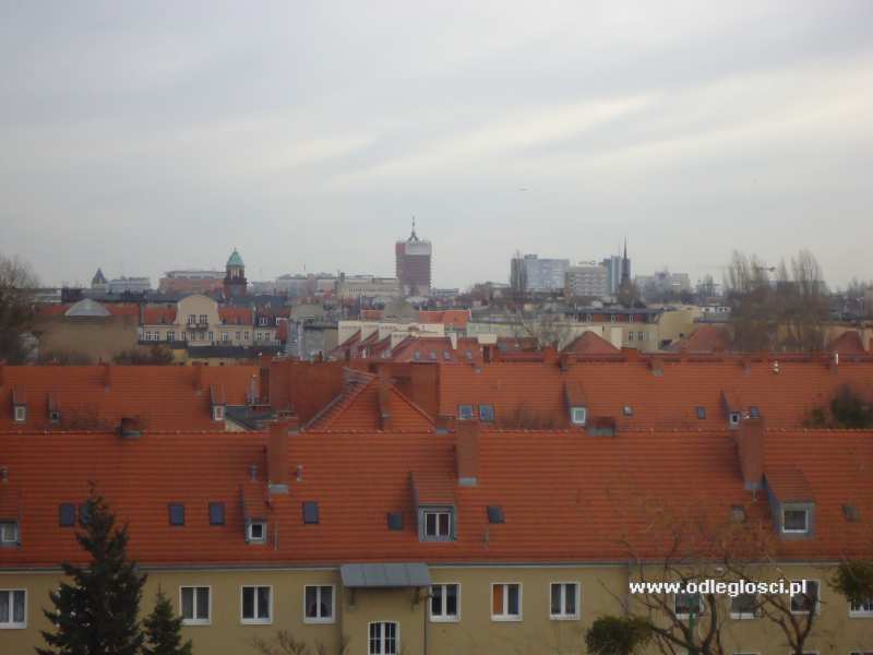Nad dachami Poznania, widok z zachodu w kierunku Śródmieścia - Poznań