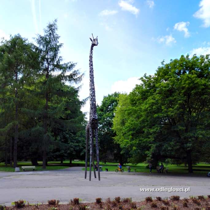 Metalowa żyrafa w parku Praskim - Warszawa