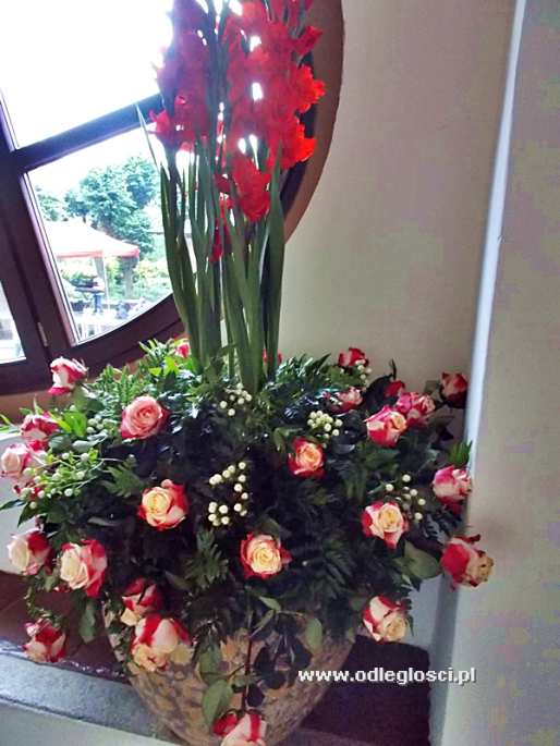 Lato Kwiatów 29.06. - 02.07.2017 r. - kwiaty na "końskich schodach" w zamku - Otmuchów